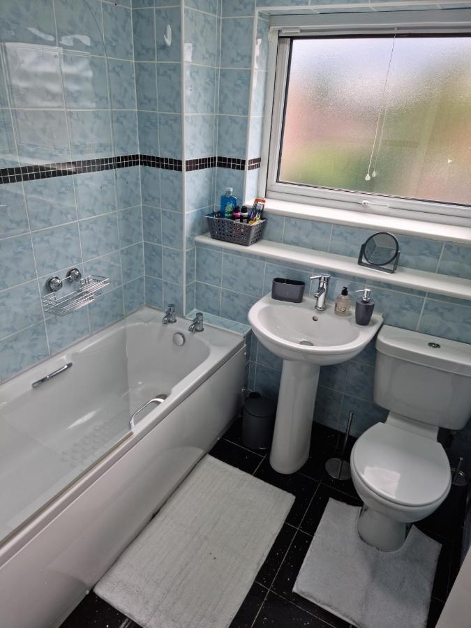 Lovely 2 Bedroom Serviced Apartment With Parking Mansfield Dış mekan fotoğraf