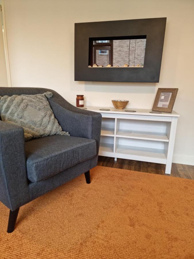 Lovely 2 Bedroom Serviced Apartment With Parking Mansfield Dış mekan fotoğraf