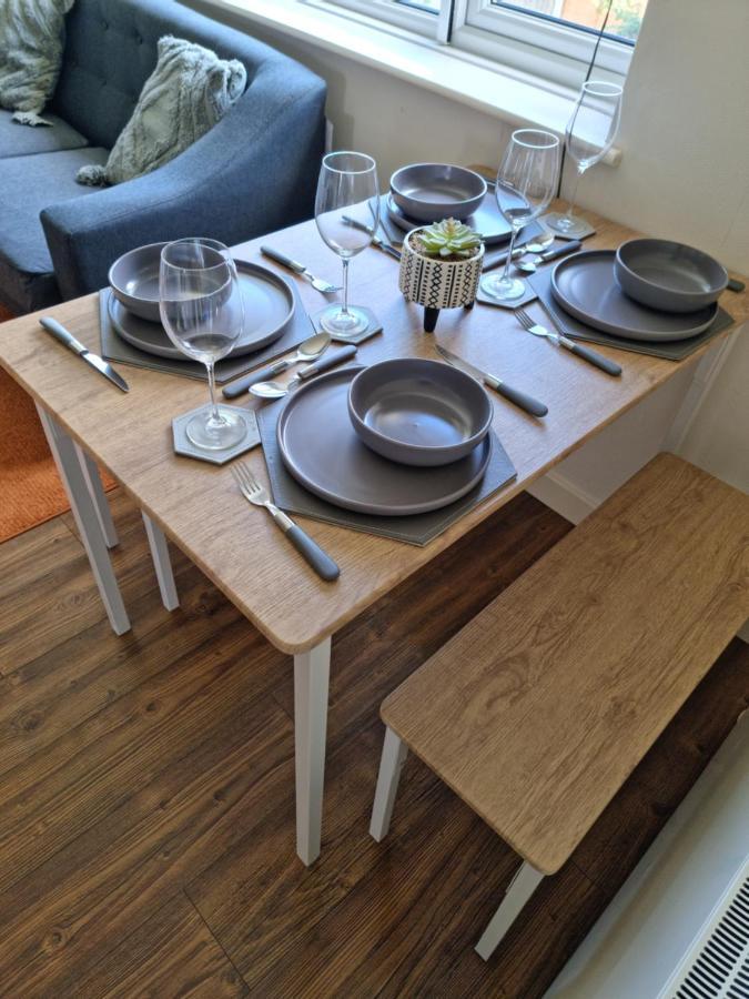 Lovely 2 Bedroom Serviced Apartment With Parking Mansfield Dış mekan fotoğraf