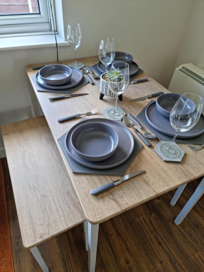 Lovely 2 Bedroom Serviced Apartment With Parking Mansfield Dış mekan fotoğraf